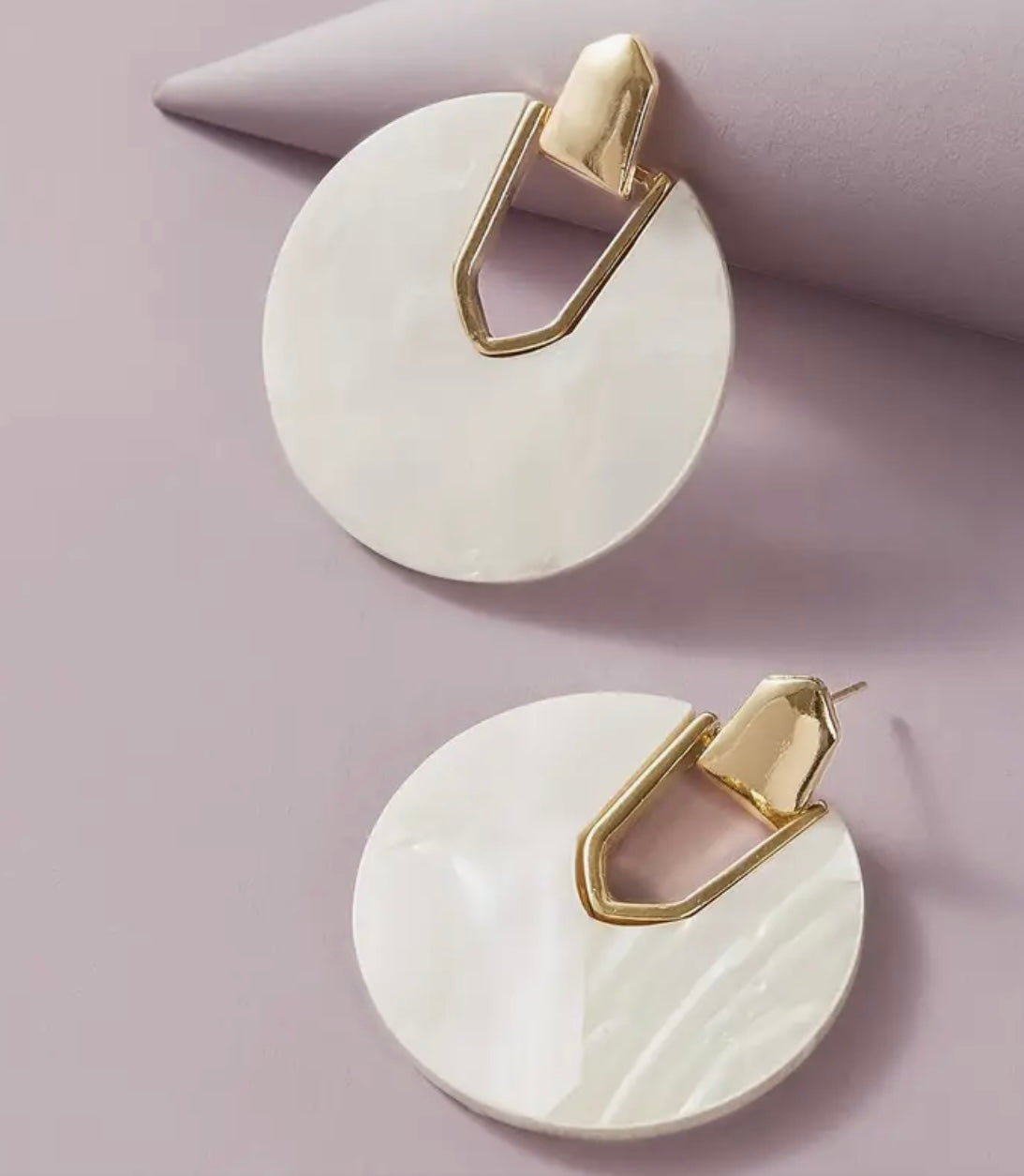 Chic Shell Drop Earrings