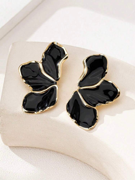 Fashionable And Elegant Painted Metal Flower Earrings
