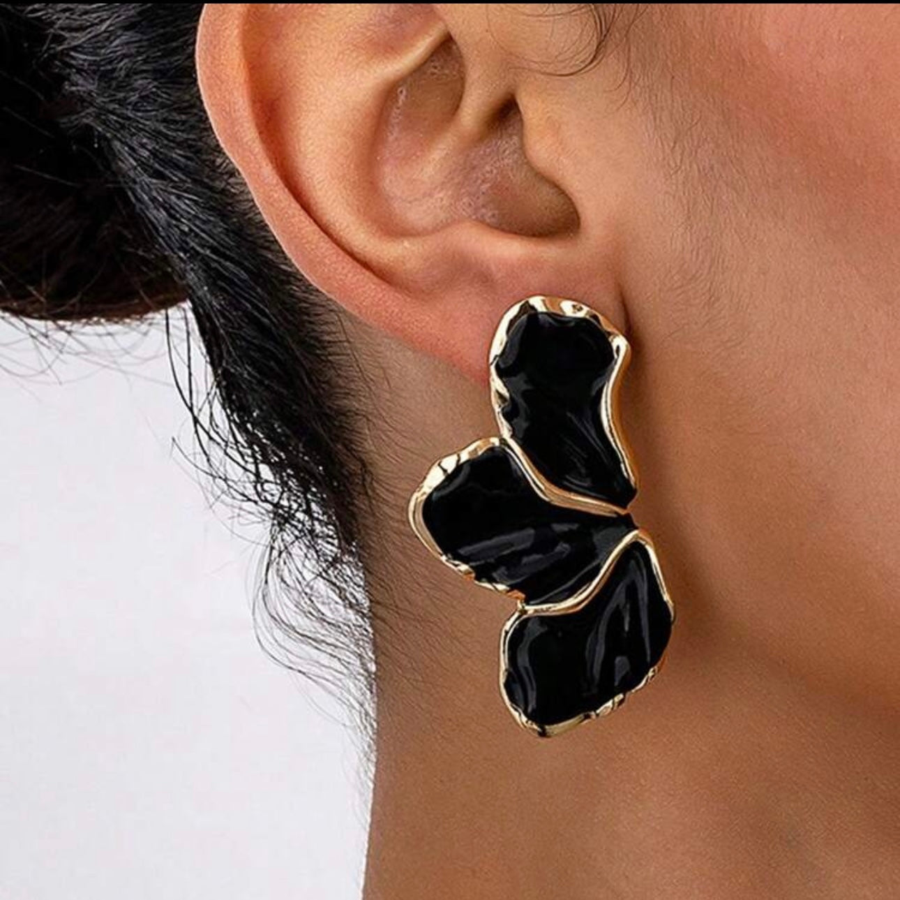Fashionable And Elegant Painted Metal Flower Earrings